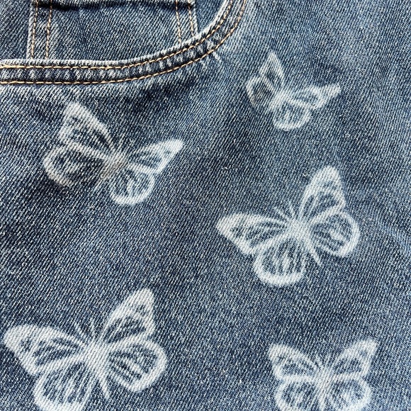 cute butterfly ripped jean shorts - Picture 3 of 7